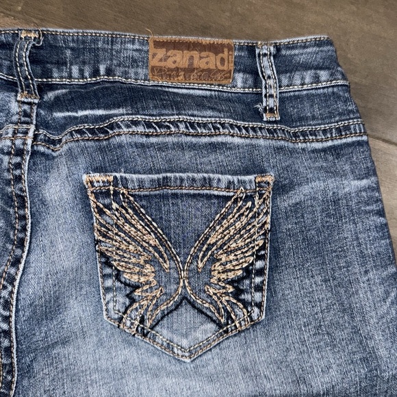 Zanadi Butterfly Embroidered Pockets Denim Shorts - Picture 3 of 5